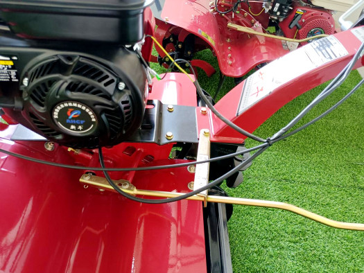 4KWガソリンエンジン ミニカルティベーター 農場作業速度 4KM/H ミニ農場機器