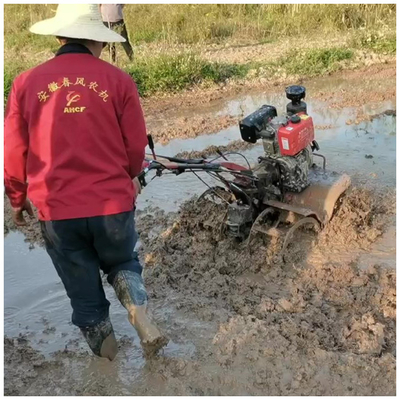 調節可能な幅 45-85cm 4KM/H 作業速度 農業作業のための耕作栽培機